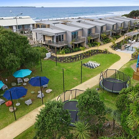 Tasman Holiday Parks - Papamoa Beach ภายนอก รูปภาพ Aerial view of the park