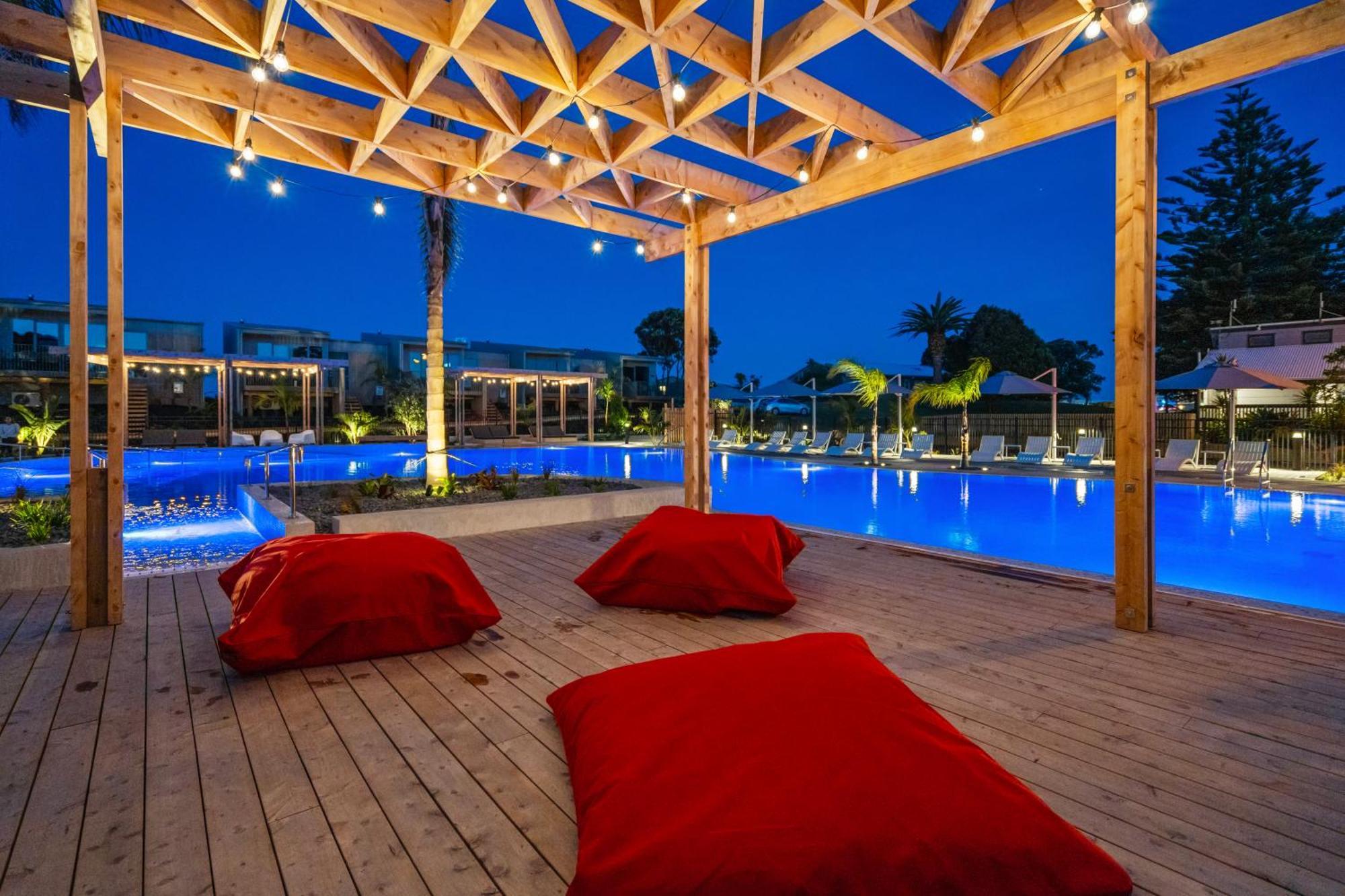 Tasman Holiday Parks - Papamoa Beach ภายนอก รูปภาพ Pergola