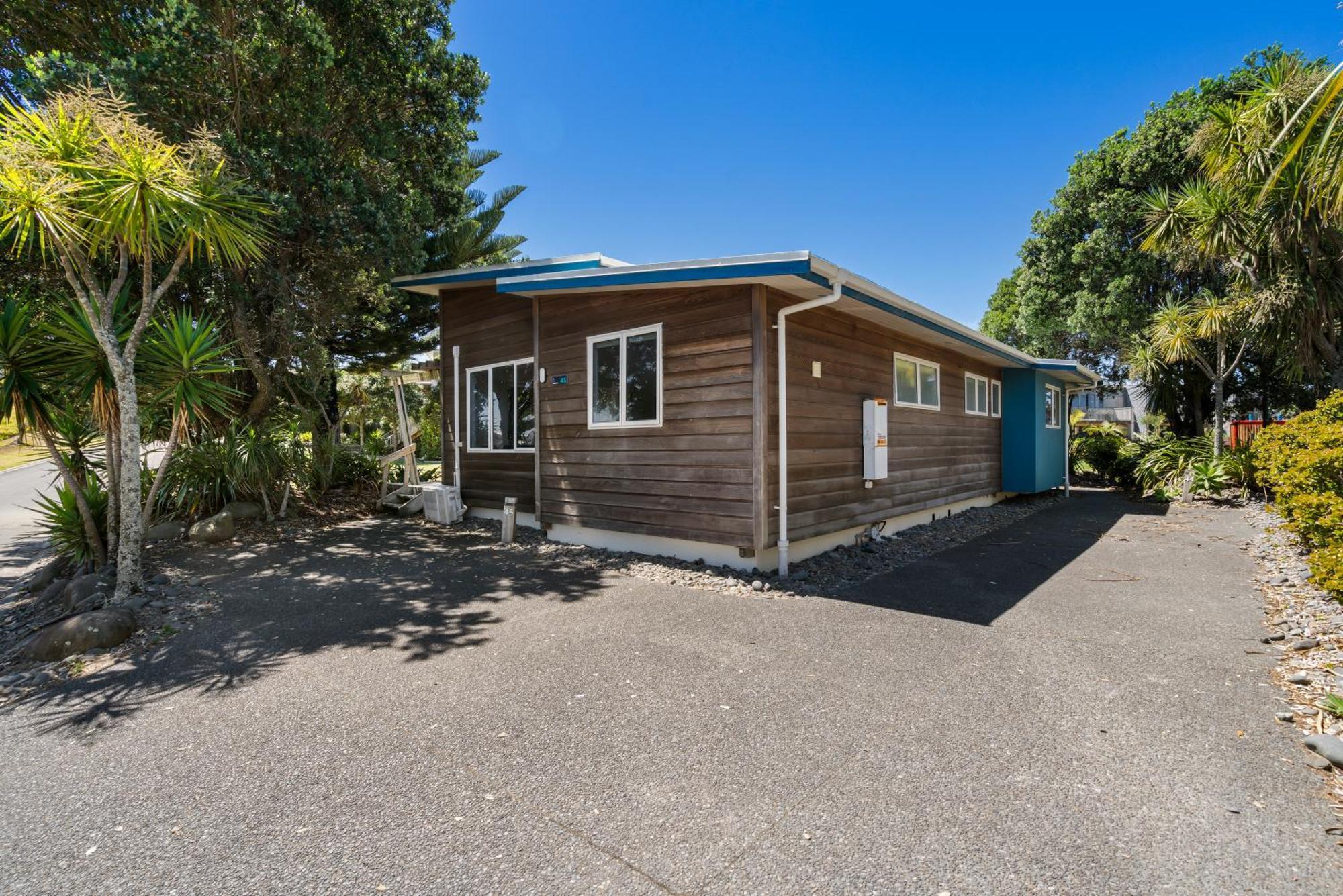 Tasman Holiday Parks - Papamoa Beach ภายนอก รูปภาพ The house in 2019